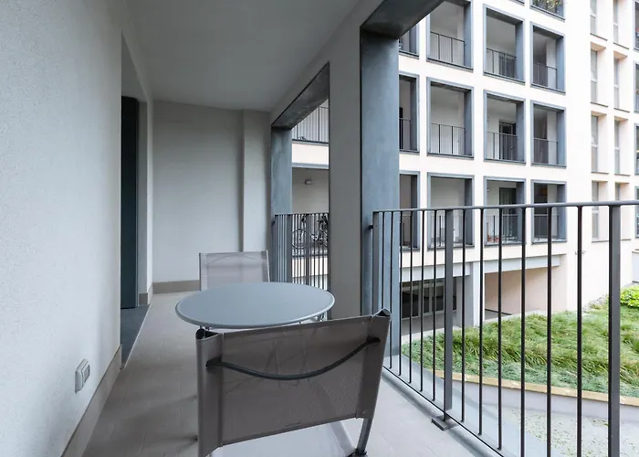 아파트 Easytopstay - Porta Nuova Bright And Roomy Flat *