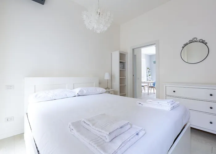 Porta Volta Bright And Roomy Flat * Milán