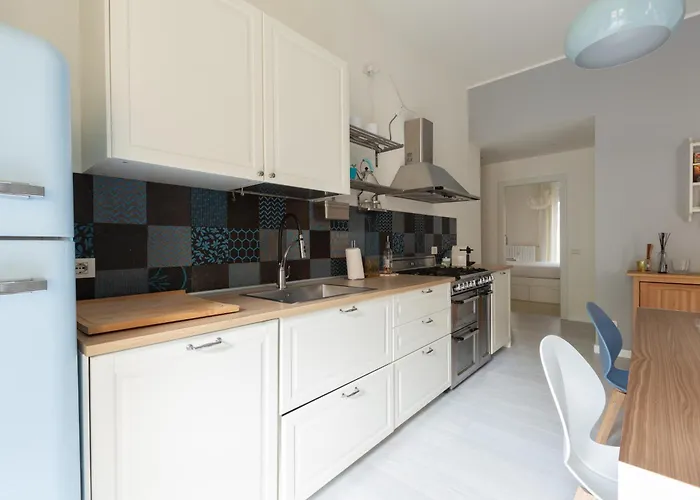 Porta Volta Bright And Roomy Flat