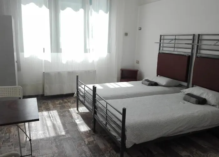 Atmos Luxe Navigli Хостел Милан