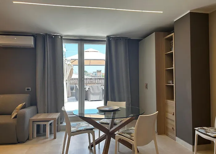 R39 Attic With Terrace And Private Parking شقة *