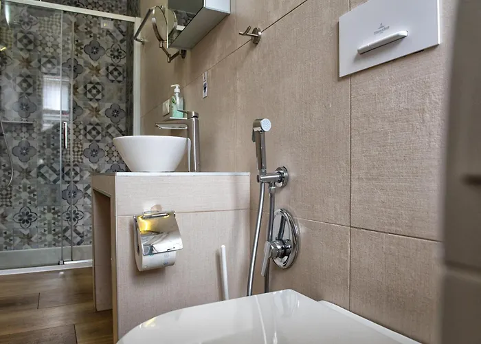 Luxury Cozy By Station - Cafe Milano