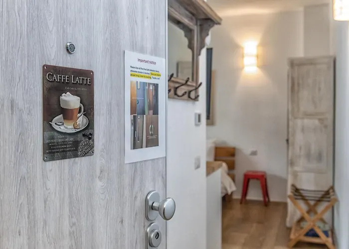 Luxury Cozy By Station - Cafe