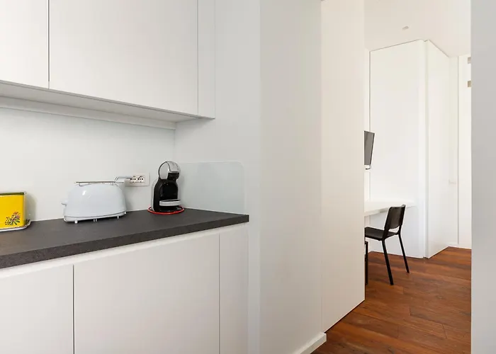 Guesthost - Tiny Near Station Lägenhet Milano