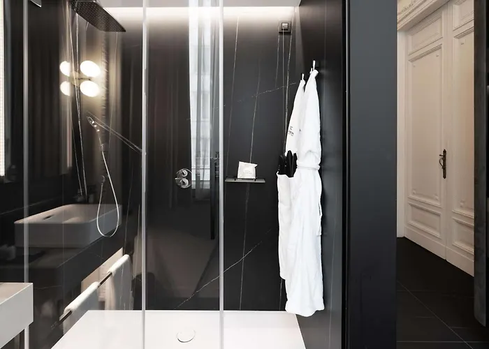 Отель Palazzo Touring Club Milan, A Radisson Collection Милан