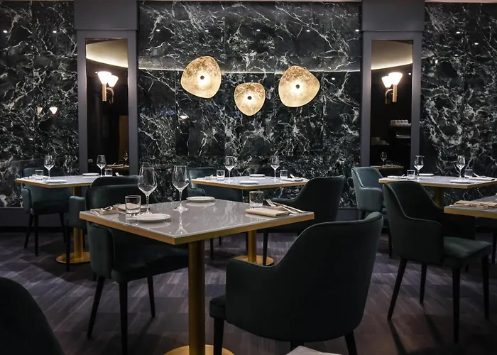 فندق سينا دي لا فيل ميلان