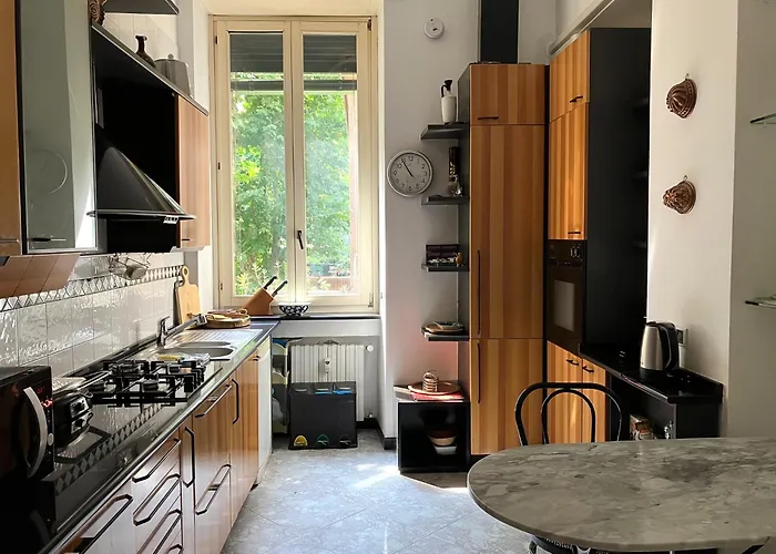 The Travel Lovers ميلان