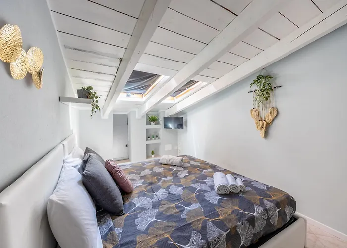 Free Parking Tiny House Wifi Netflix 15 Minuti Dal Duomo Lägenhet
