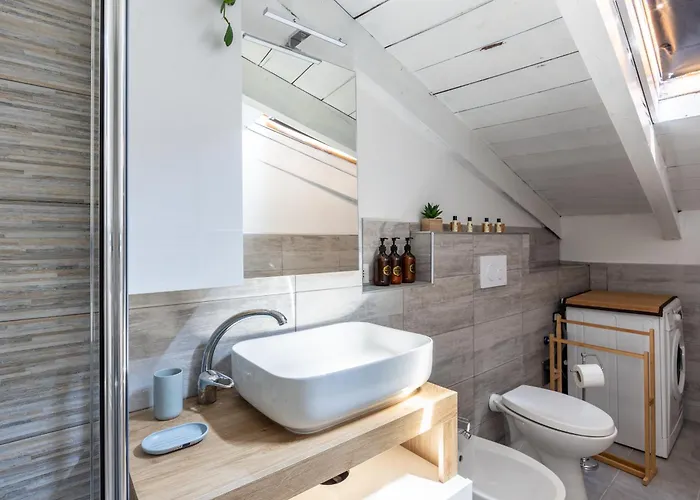 Free Parking Tiny House Wifi Netflix 15 Minuti Dal Duomo Lägenhet Milano