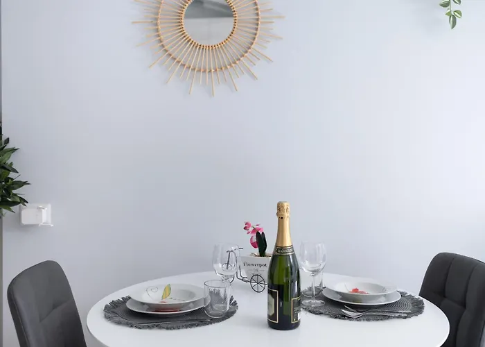 Free Parking Tiny House Wifi Netflix 15 Minuti Dal Duomo Lägenhet