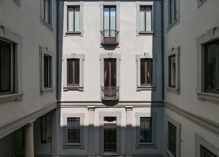 Prestige Boutique - Montenapoleone Appartement 4*