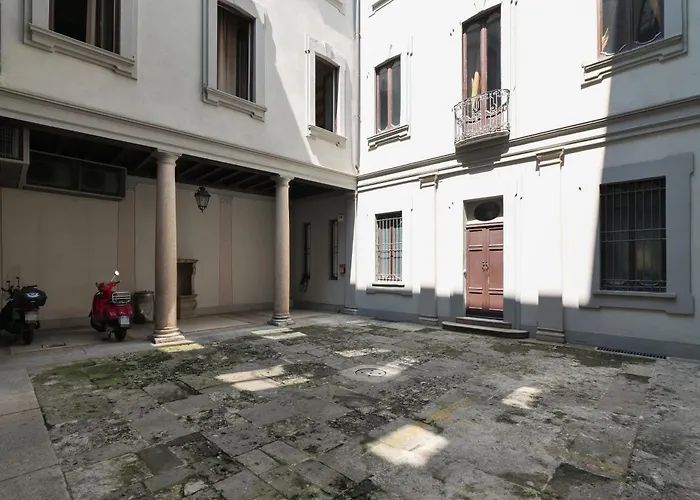 Prestige Boutique - Montenapoleone Appartement 4*