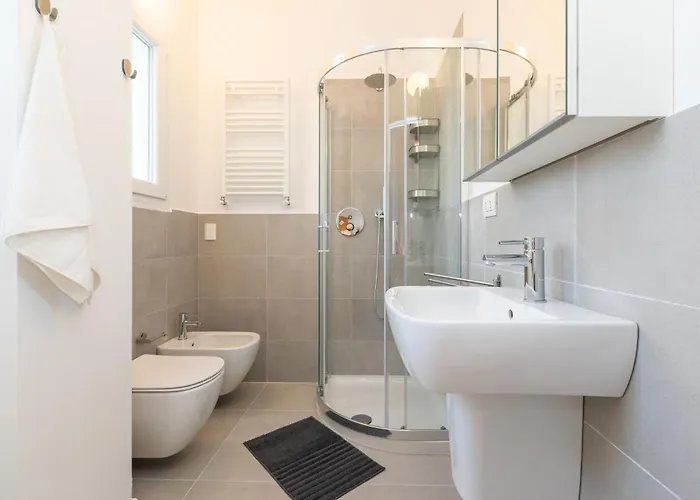 Joivy Solari Tolstoj ミラノ