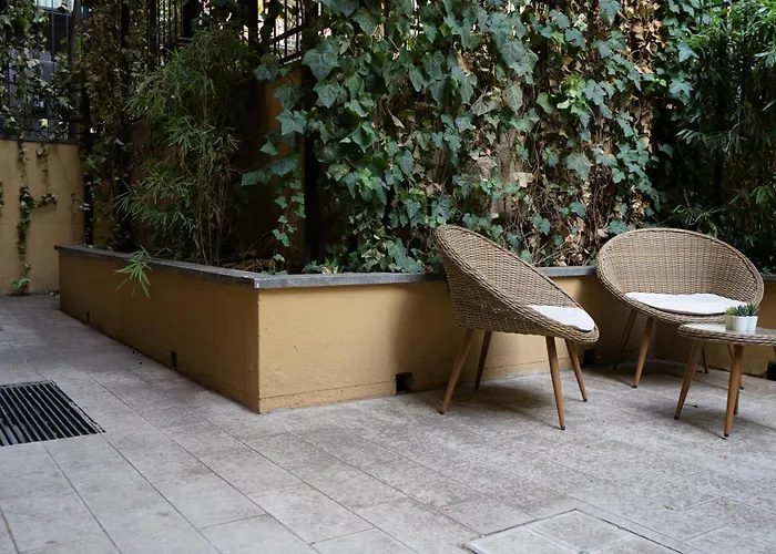 Brera - Centro Modern - Private Courtyard