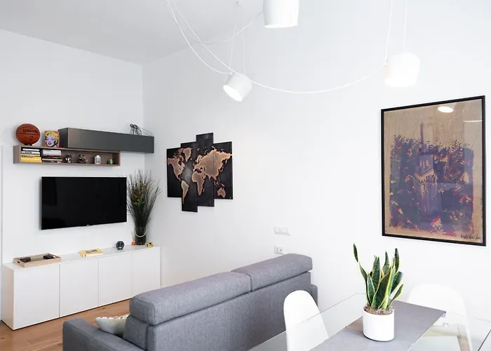 Elegante Bilocale In De Angeli - Piazzale Siena *