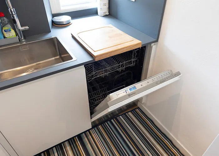 Elegante Bilocale In De Angeli - Piazzale Siena