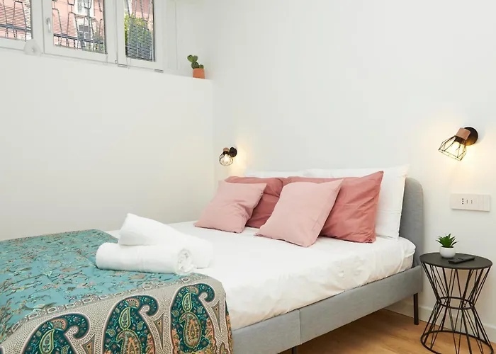 Urban Flats Modern Few Minuts From Duomo ميلان