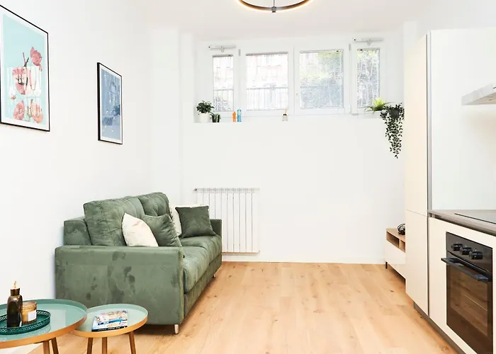 Urban Flats Modern Few Minuts From Duomo شقة ميلان