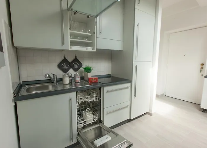 Just Urban - Impressive 1br Penthouse In Center - Metro M2 M4 Apartman *