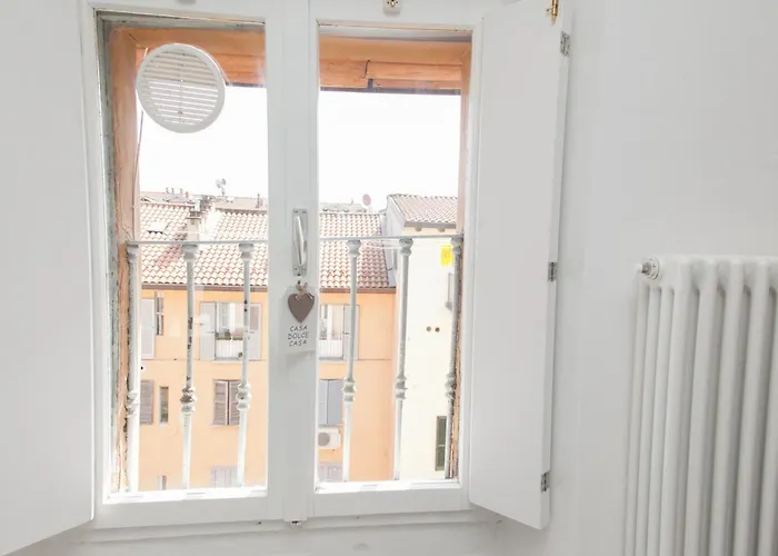 Just Urban - Impressive 1br Penthouse In Center - Metro M2 M4 Apartment