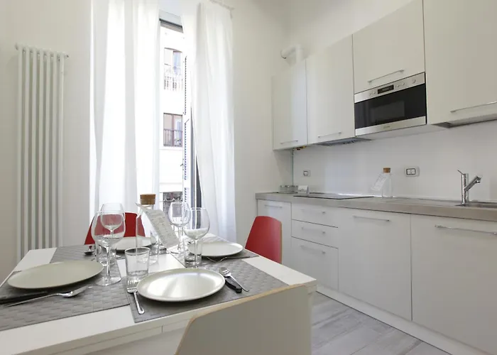 Appartamento Just Urban - Stylish 1br In Center - Balcony And Metro M2 M4 Milano