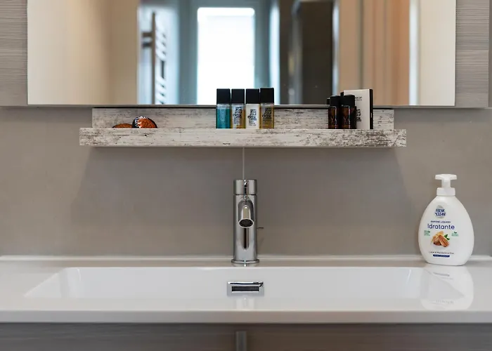 § Littlesuitebande § *