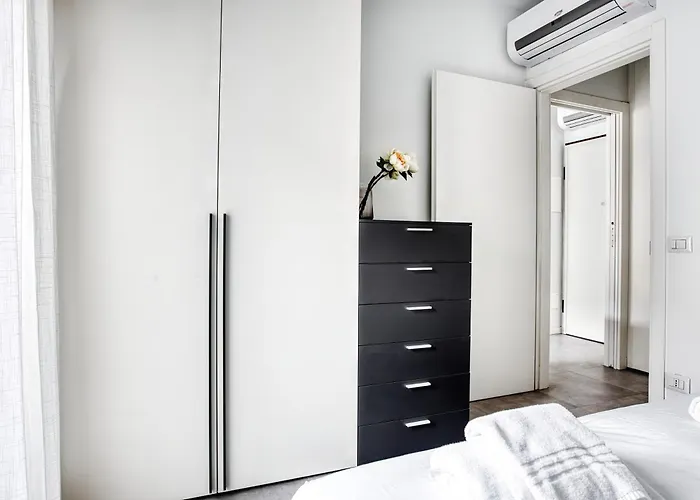 Hostmate - - Genesio -maciachini *