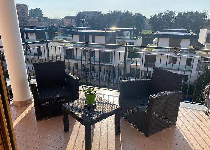 Comasina Charme With Terrace Milaan