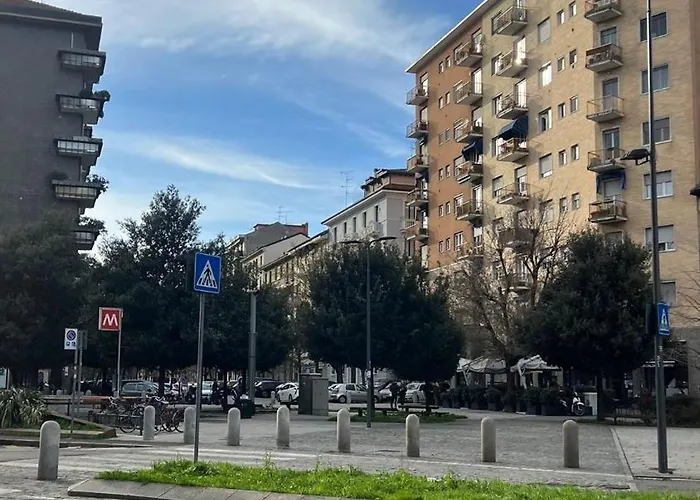 Gambara Urban Flat - Stylish And Next To Metro *