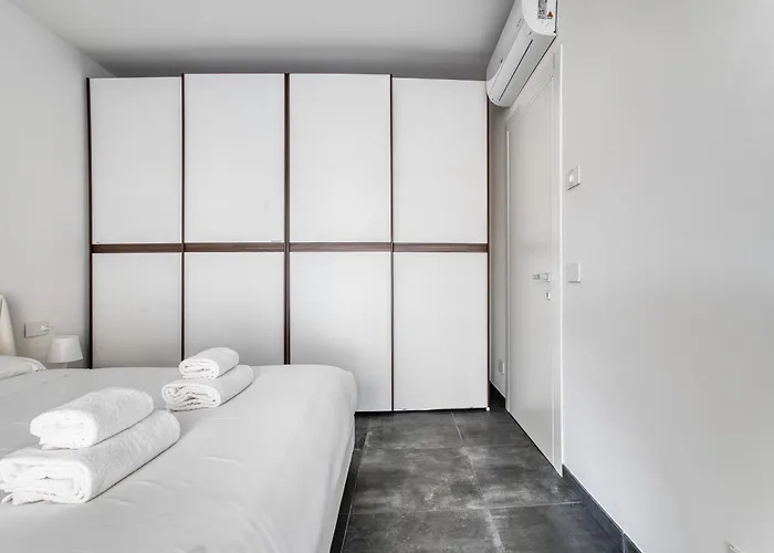 Just Urban - Modern 1br With Terrace - 10 Min M4 To Duomo Apartamento
