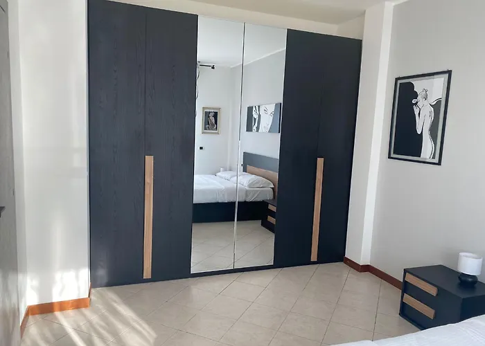 Comasina Charme With Terrace Milaan