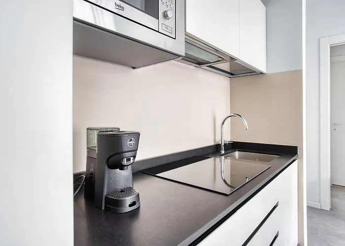 Hostmate - - Genesio -maciachini * Milano