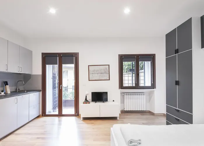 Easylife - Con Balcone In Risorgimento