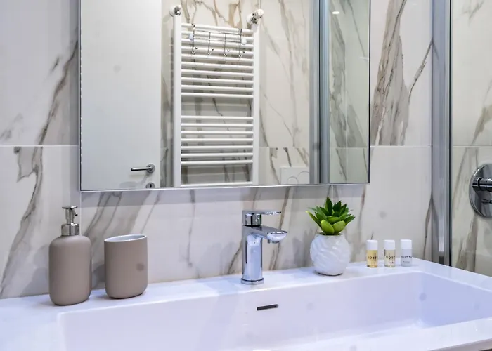 Free Parking - Duomo Centro Modern - Private Gym - Metro *