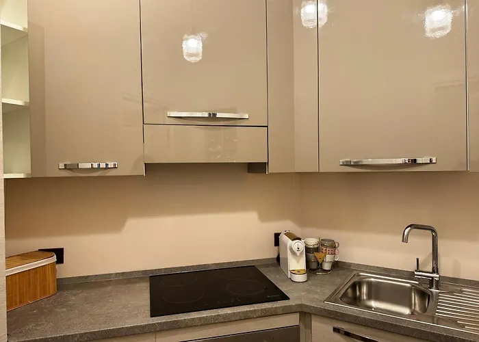 Regina In Verona - Sky Tv, Wifi E Breakfast Box Mediolan