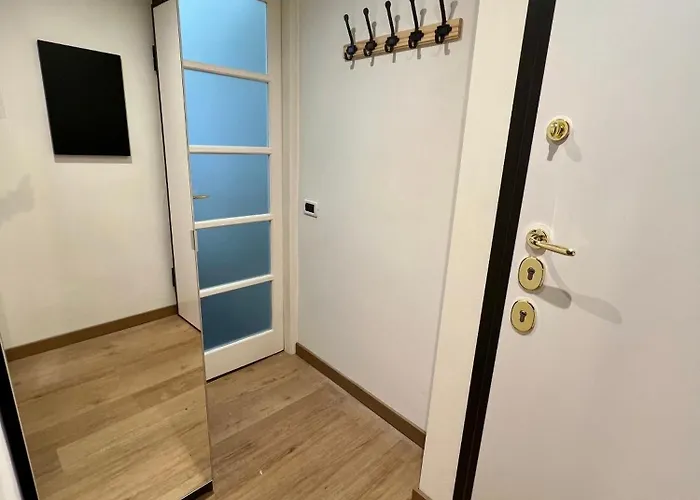 La Bella Charme 3 Km Away From Duomo/ Netflix & Wi-fi Included Apartmán Milán