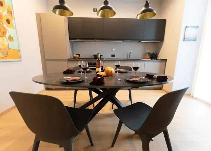 Ihost Luxury -free Parking- Plana 6 Apartment *