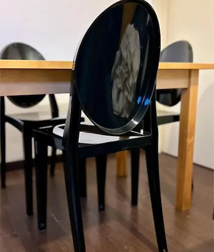 Sky-view Flat In Milánó