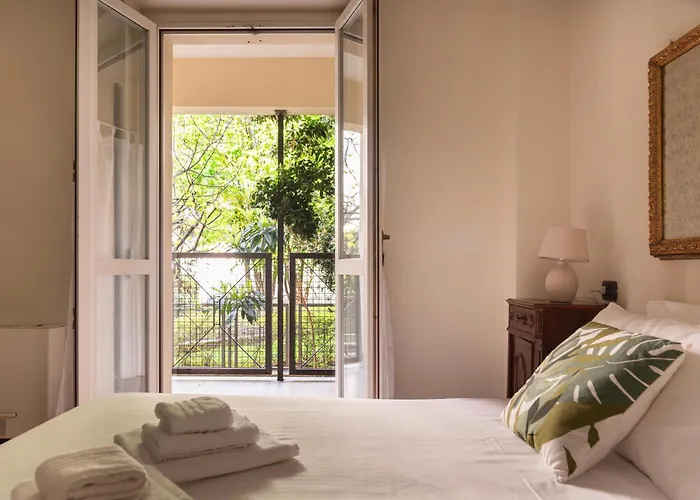 아파트 Moscova-brera Elegante Con Giardino Privato 밀라노