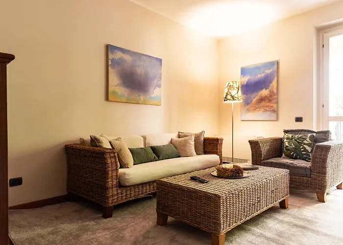 Moscova-brera Elegante Con Giardino Privato * 밀라노