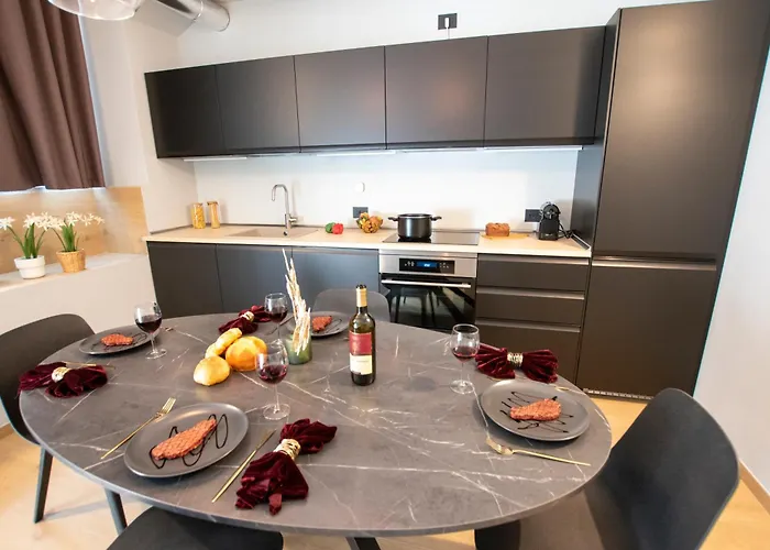 Apartmán Ihost Luxury -private Parking- Plana 3 *