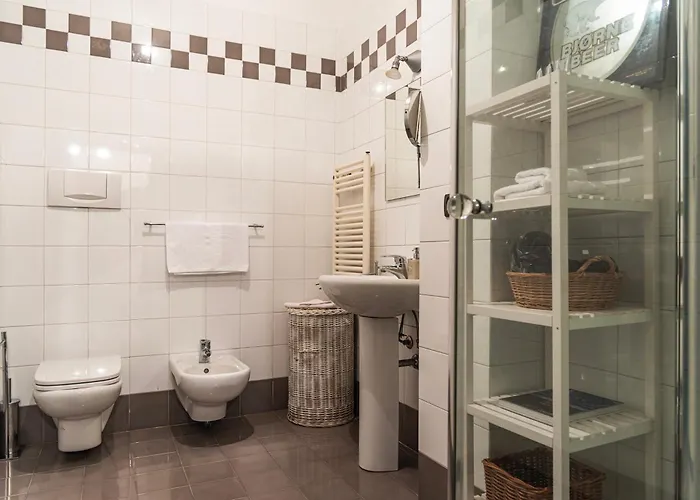 Moscova-brera Elegante Con Giardino Privato