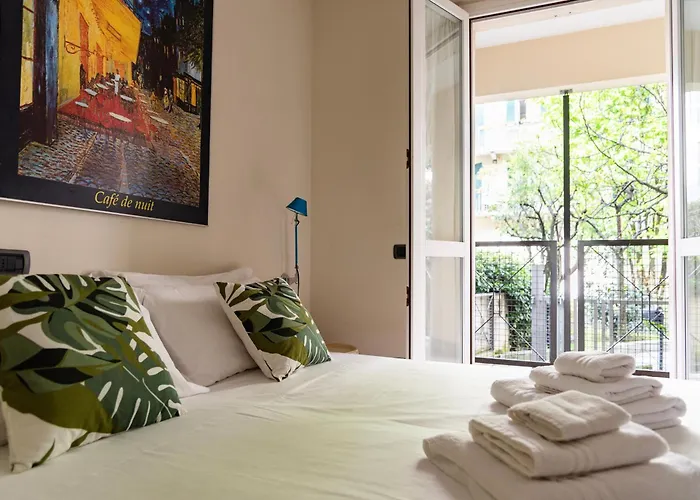 Moscova-brera Elegante Con Giardino Privato * 밀라노