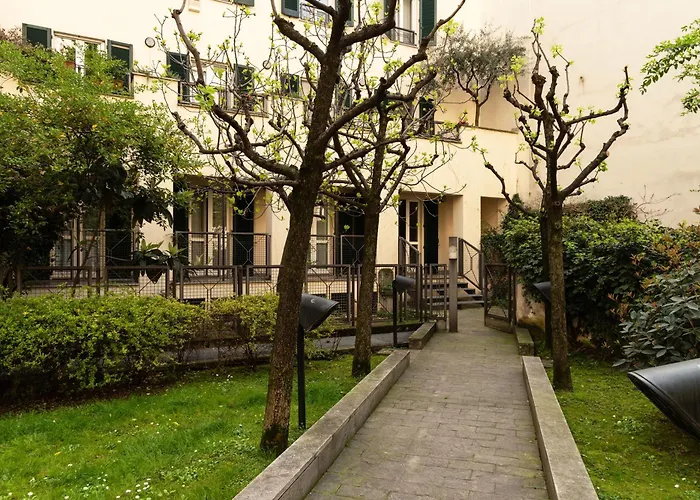 Moscova-brera Elegante Con Giardino Privato
