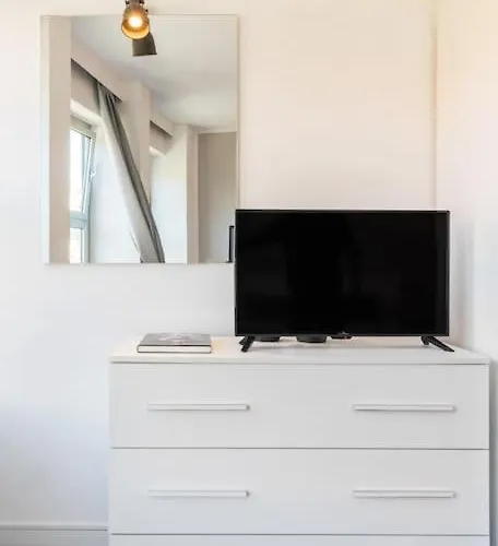 Vitruvio Flexyrent A.c. * Milão