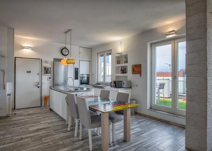 Luxury Flat With Terrace / Stunning Skyline View *