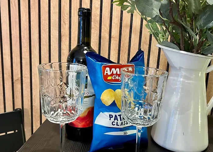 La Bella Charme 3 Km Away From Duomo/ Netflix & Wi-fi Included * Mediolan