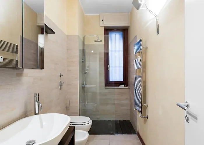 Elegant And Roomy Apartment