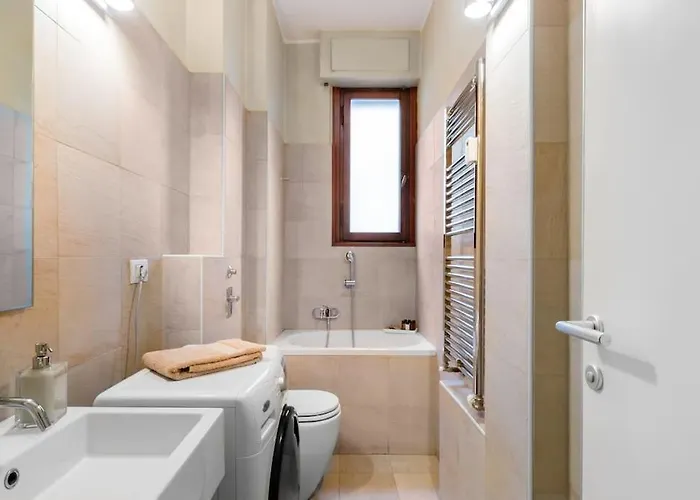 Elegant And Roomy Apartment