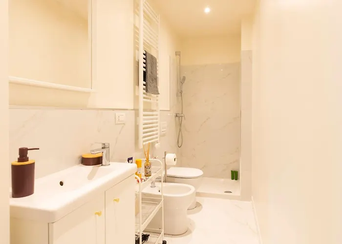 Guesthost - West Apartman Milánó